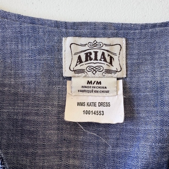 Ariat Katie Chambray Dress Size M Tie Belt
Western Cowboy Denim Embroidered - Picture 7 of 15